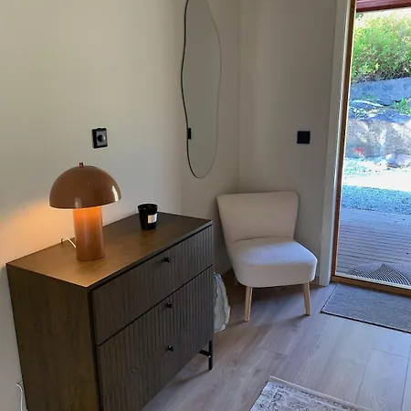 Bright And Κρίστιανσουντ